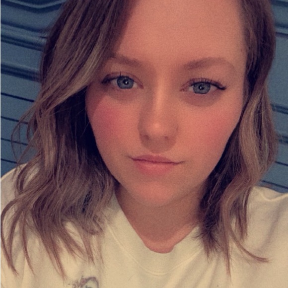 Meet your Posher, Ashlynn - Picture 1 of 1